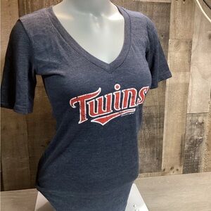 NWT Minnesota Twins Womens Navy Size Medium V-Neck Shirt 100% Authentic